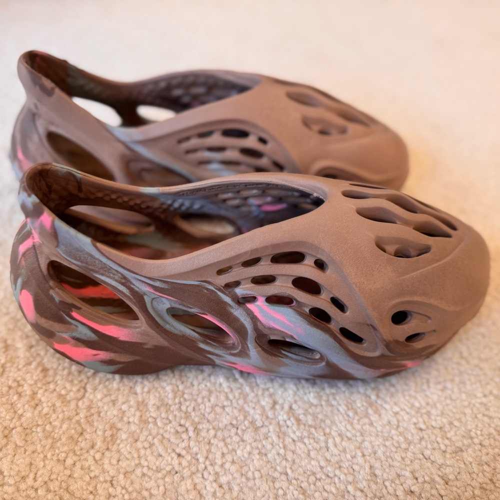 Yeezy Foam Runner Sand Grey